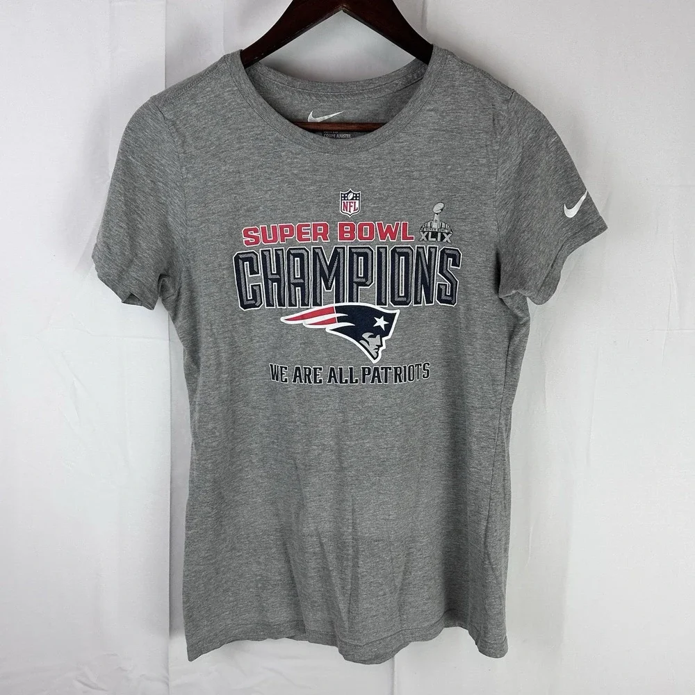 Nike‎ Top Womens Large Slim Gray T-Shirt NFL Patriots Super Bowl Championship